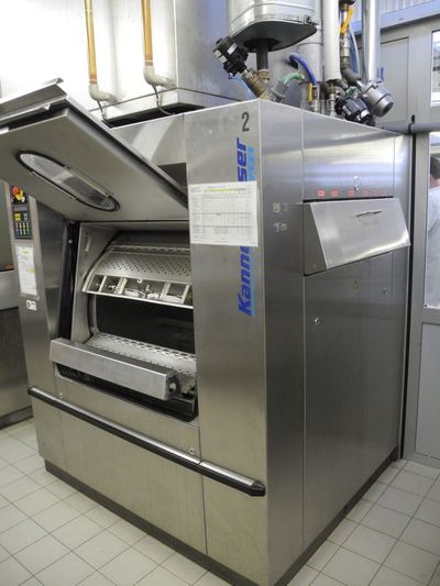 Barrier Washer Extractor Kannegiesser Favorit FA 800 BW, 80kg, steam, yom 2002 (1) Barrier Washer Extractor Kannegiesser Favorit FA 800 BW, 80kg, steam, yom…